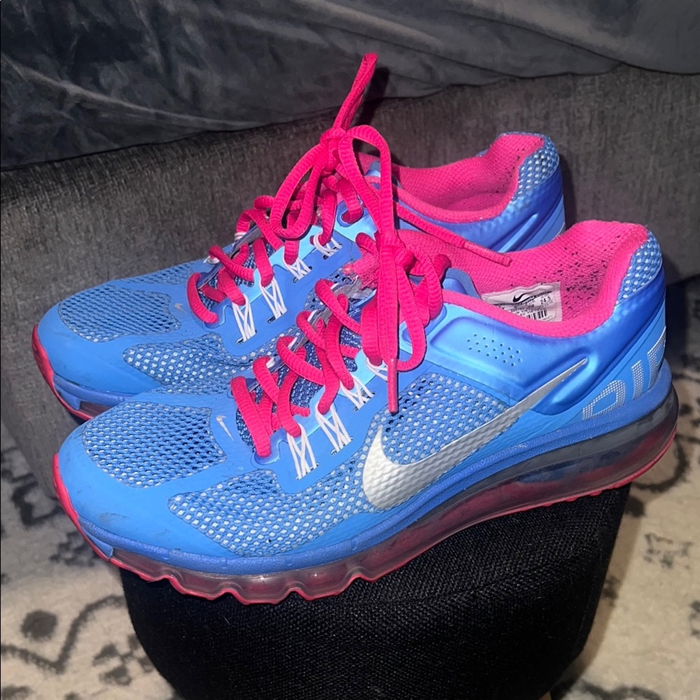 Nike Big Kid AirMax sz 6.5 or 8 in women’s